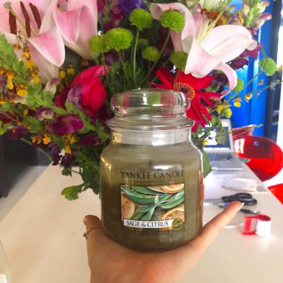 Sage & Citrus Yankee Candle (411g), Almost New. FREE with purchase over 50.00. - Picture 6 of 6